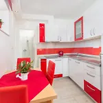Apartment Nona 2 *